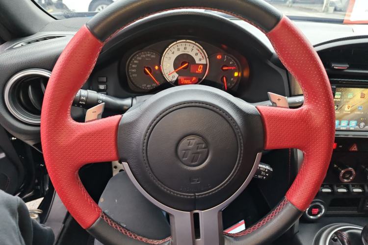 Used Toyota 86 2013 2.0L Automatic Luxury Version
