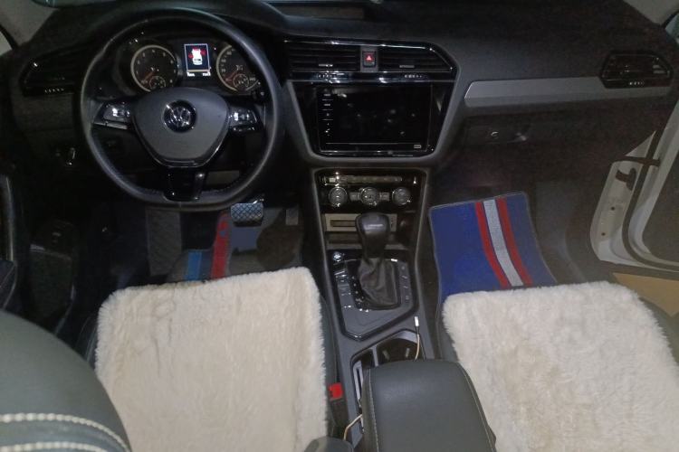 Used Volkswagen Tiguan L 2020 330TSI Automatic Two-Wheel Drive Smart Luxury Edition China VI Standard
