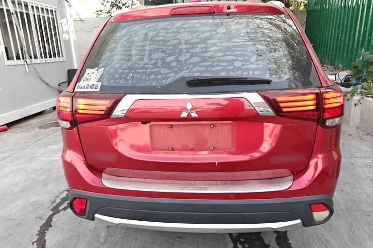 Used Mitsubishi Outlander 2018 2.0L Two-Wheel Drive Glory Edition 5 Seats
