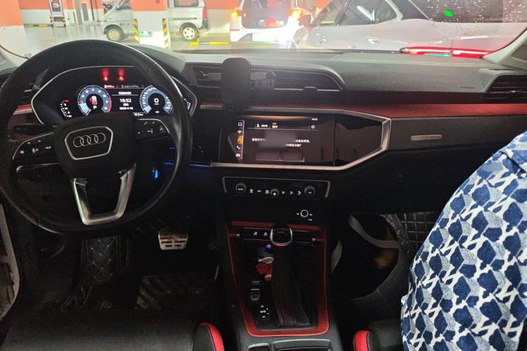 Used Audi Q3 2020 35 TFSI Ambition Dynamic Edition Center Console