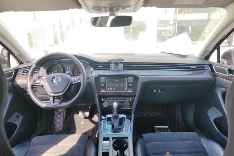 Used Volkswagen Magotan 2018 330TSI DSG Luxury Model