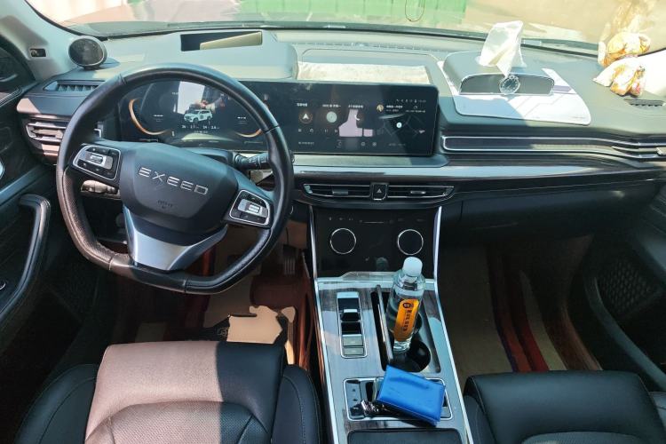 Used EXEED Lanyue 2021 390T Two-Wheel Drive Starry Edition Center Console