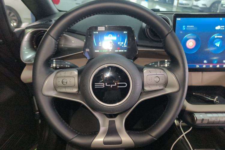 Used BYD Dolphin 2023 420 km Fashion Edition
