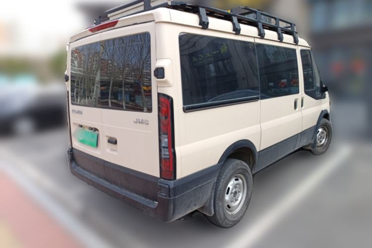 Used JMC Fushun 2023 2.0T Manual Short-Wheelbase Low-Roof Commercial Multi-Purpose Passenger Vehicle 6 Seats with Dual-Opening Tailgate
