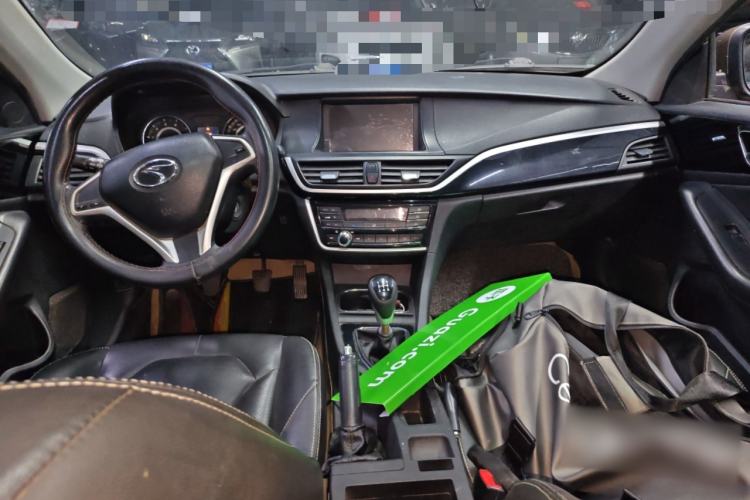 Used Soueast V5 Lingzhi 2015 Plus 1.5L Manual Smart Edition Center Console