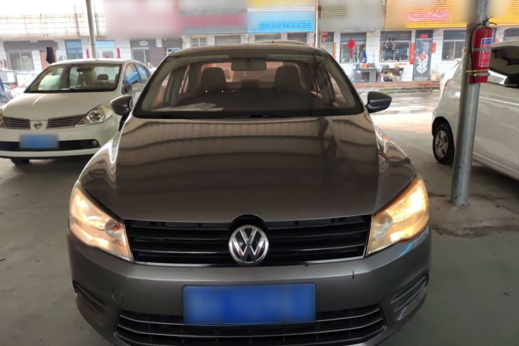 Used Volkswagen Jetta 2013 1.6L Manual Fashion Edition Front