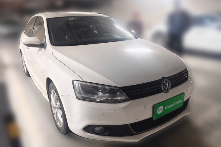 Used Volkswagen Sagitar 2012 1.4TSI Automatic Luxury Edition Front Right 45 Deg