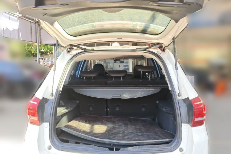 Used Haval H6 2015 Sport Edition 1.5T Automatic Two-Wheel Drive Luxury Model Trunk