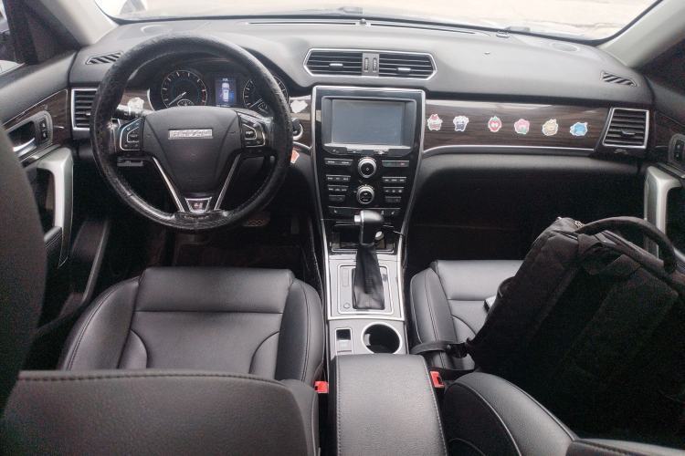 Used Haval H2 2016 Red-Label 1.5T Automatic Two-Wheel Drive Luxury Model Center Console