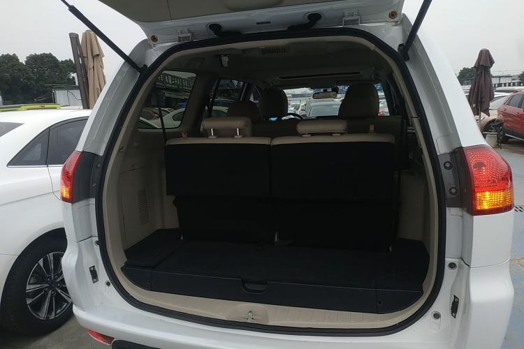 Used Mitsubishi Pajero Sport 2013 3.0L Automatic 4x4 Flagship Edition
