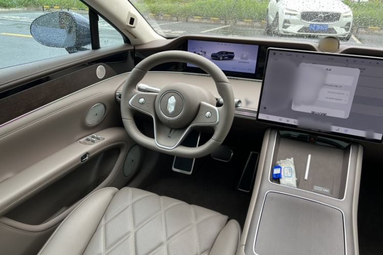 Used Hima S9T 2025 Model Range-Extended Ultra Long-Range Version Interior 1