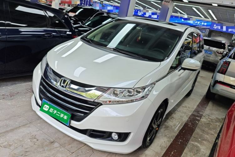 Ojetý Honda Odyssey 2015 Updated Version 2.4L Smart Edition