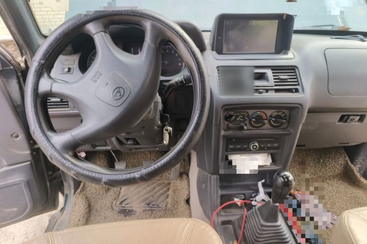 Used Leopaard Heijingang 2013 2.2L Manual Two-Wheel Drive Standard Version Center Console