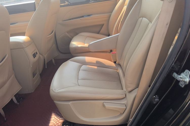 Used Baojun 730 2017 1.5T Manual Fashion Version 7 Seats China V Emission Standard Left Rear Seat