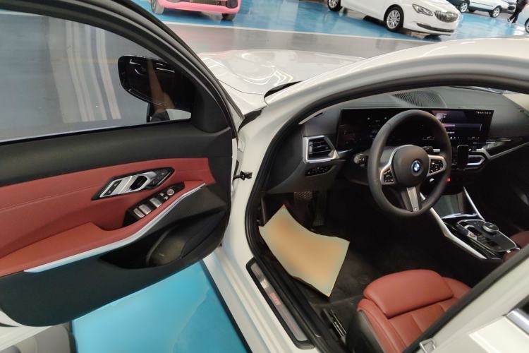 Used BMW i3 2024 eDrive 35 L
