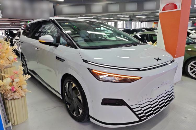 Used XPeng X9 2024 702 Ultra-Long Range Max
