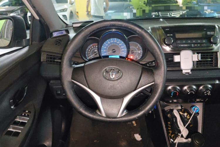 Used Toyota YARiS L Zhi Xuan 2015 1.5E Automatic Charm Edition
