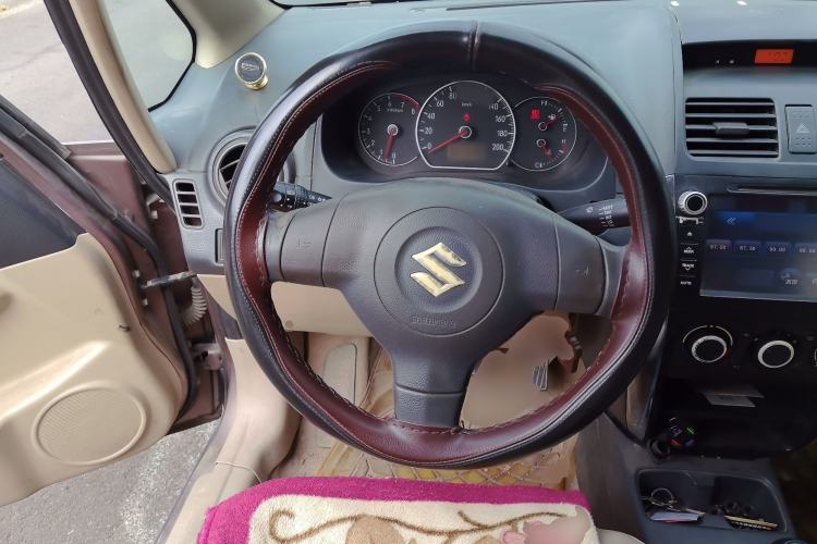 Used Suzuki SX4 S-Cross 2012 1.6L Manual - Practical Upgraded Version Steering Wheel