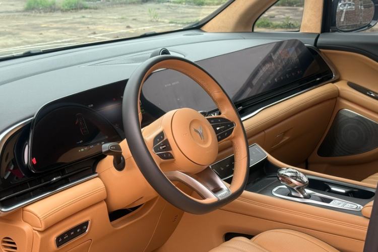 Used VOYAH Dream 2024 PHEV Ultra-Long Range Flagship Edition Exterior 3