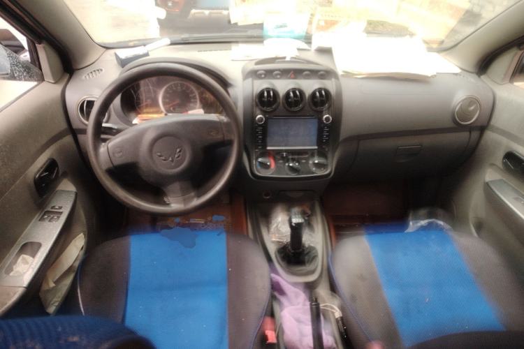 Used Wuling Hongguang 2014 1.5L Base Version
