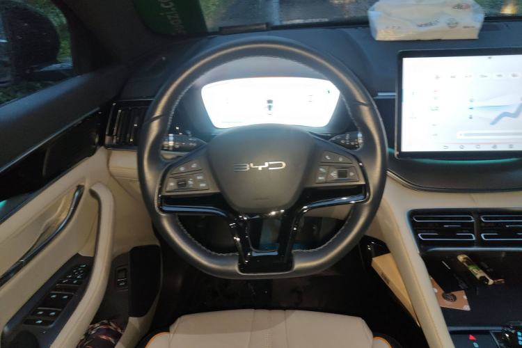 Used BYD Song PLUS New Energy 2023 Champion Edition EV 520KM Prestige Model
