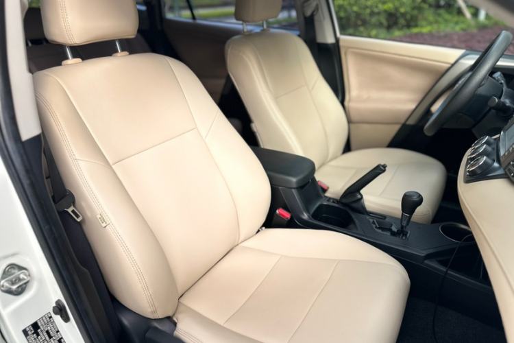 Used Toyota RAV4 2015 2.0L CVT Two-Wheel Drive Urban Edition