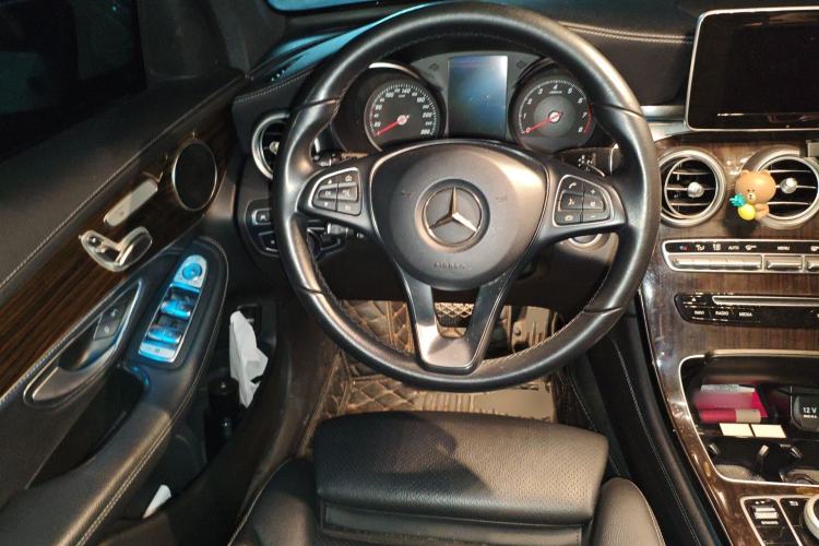 Used Mercedes-Benz GLC 2019 GLC 260 L 4MATIC Luxury Model Steering Wheel