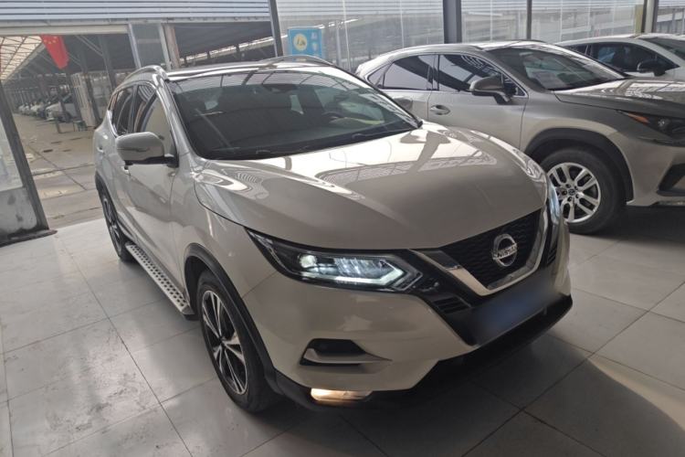 Used Nissan Qashqai 2022 2.0L CVT XV Premier Luxury Edition Front Right 45 Deg