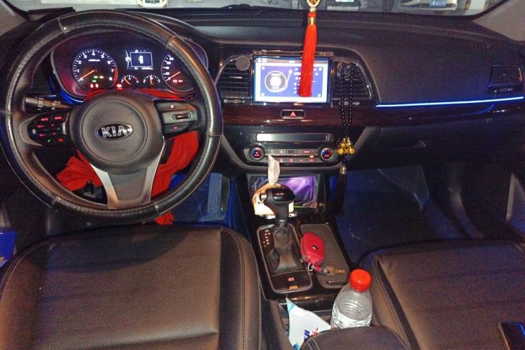 Used Kia K4 2015 1.8L Automatic GLS Special Center Console