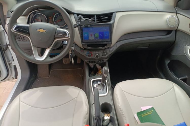 Used Chevrolet Sail 2015 Sail 3 1.3L AMT Ideal Edition Center Console