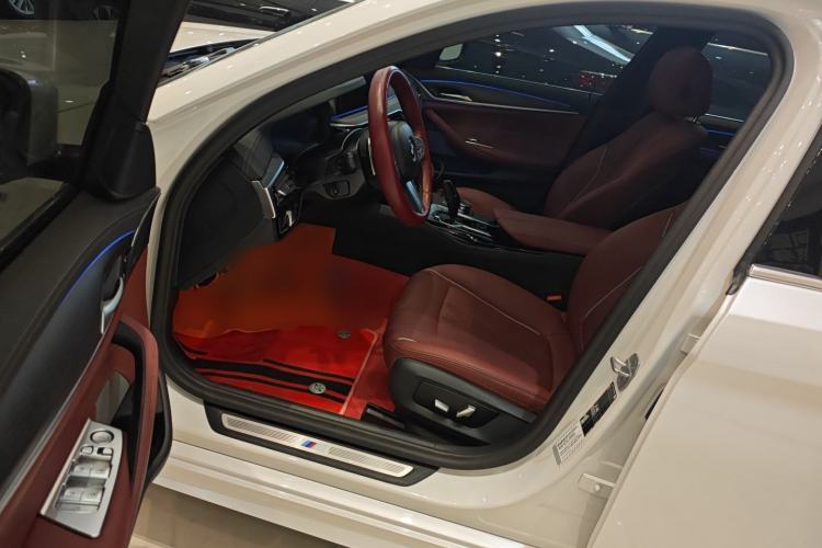 Used BMW 5 Series 2023 530Li Leading Model M Sport Package Driver Seat