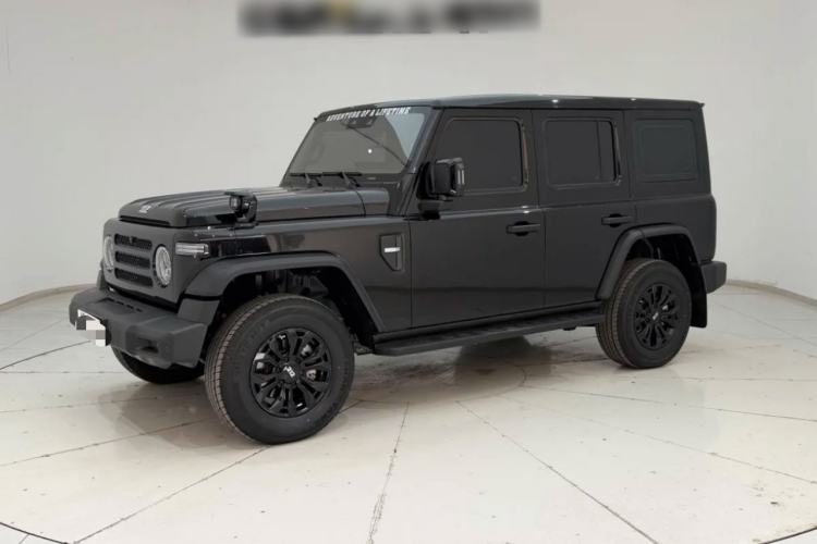 Used 212 T01 2024 2.0T Explorer Front Right 45 Deg