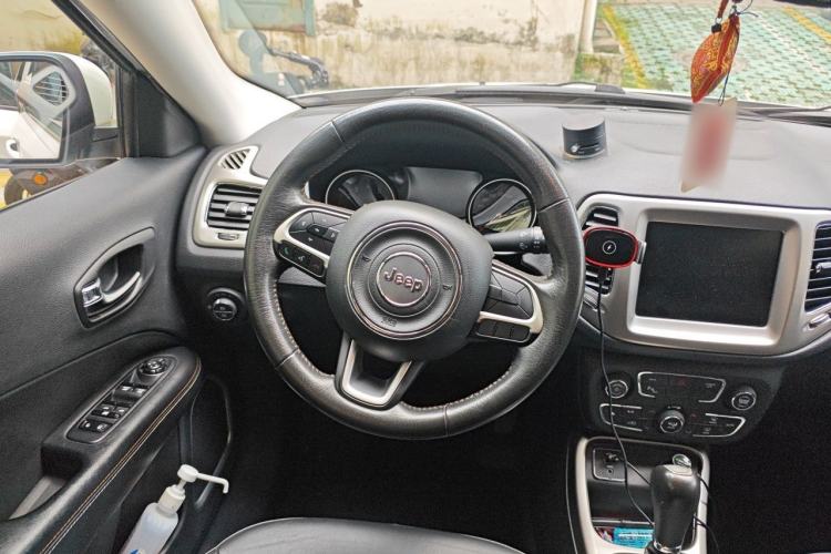 Used Jeep Compass 2017 200T Automatic Enjoyment Version Steering Wheel