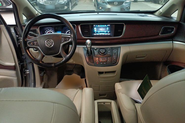 Used Buick GL8 2018 28T Luxury Model China VI Standard Center Console