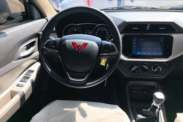 Used Wuling Hongguang 2021 1.5L Facelifted S Comfort Version with Electric Power Steering LAR Steering Wheel