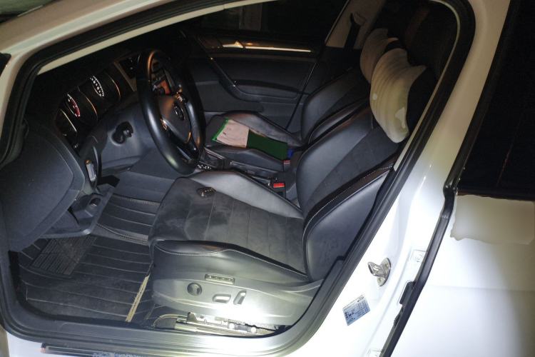 Used Volkswagen Golf 2018 230TSI Automatic Luxury Version
