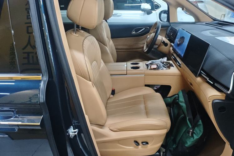 Used VOYAH Dream 2025 PHEV Four-Wheel-Drive Flagship Kunpeng Edition