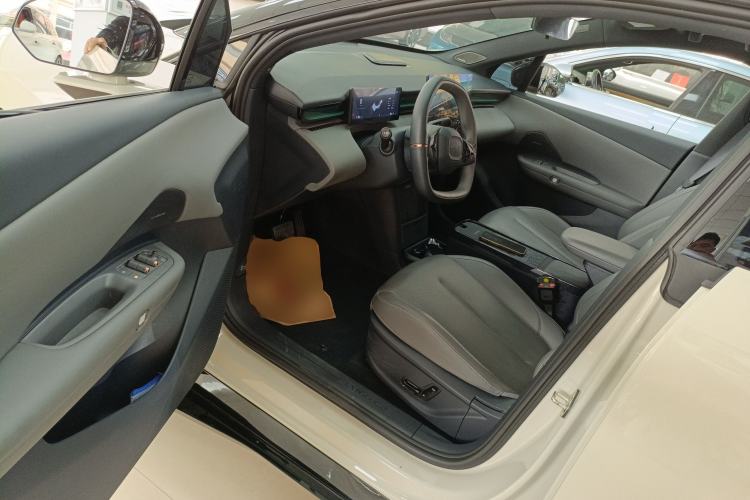 Used Lynk & Co Z20 2025 530 km Range Rear-Wheel Drive Pro