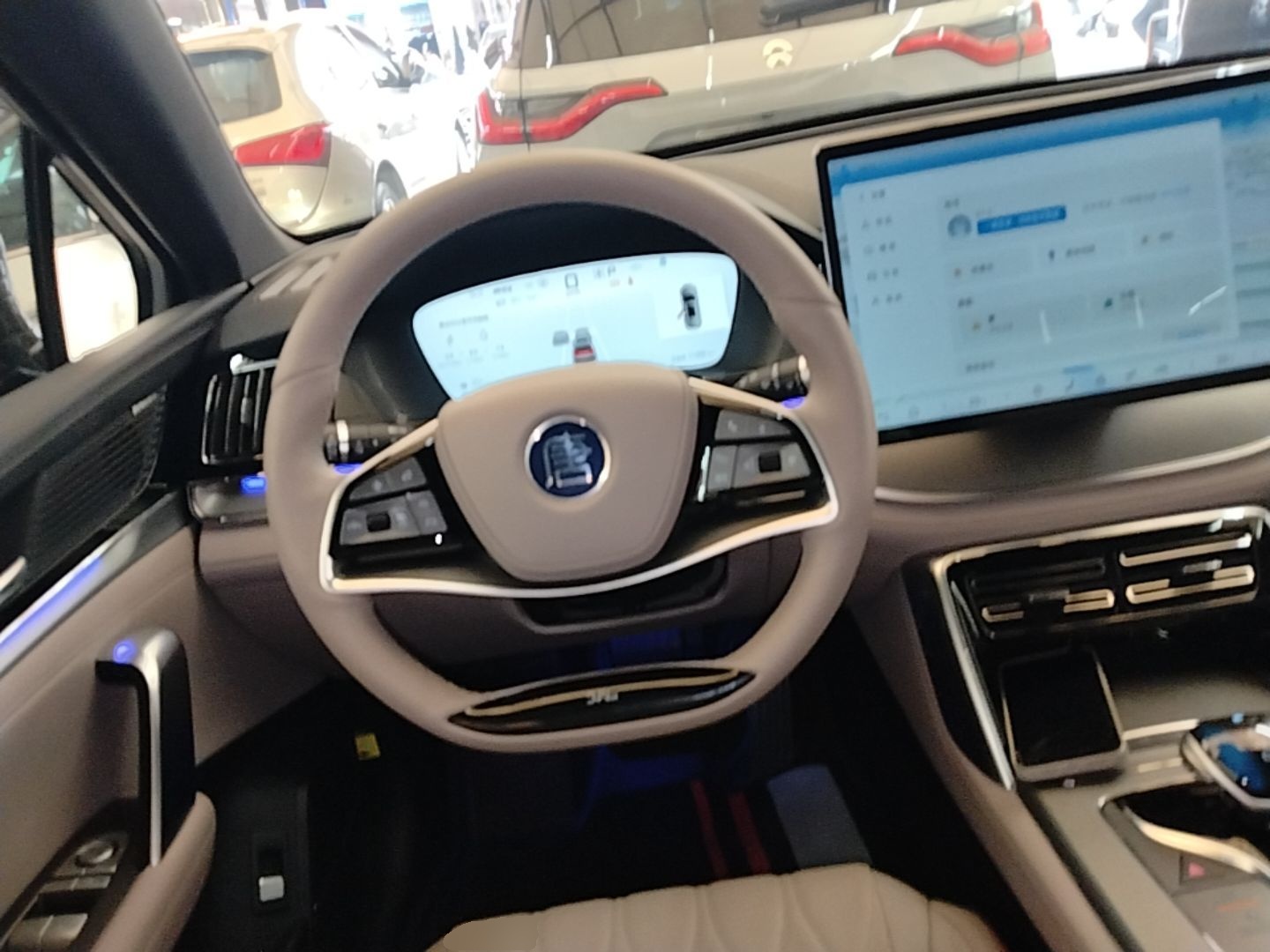 BYD Tang New Energy 2025 DM-i 115KM Prestige Model - Executive — снимка 13