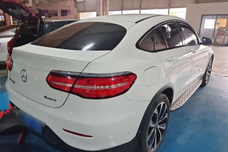 Used Mercedes-Benz GLC Coupe 2017 GLC 260 4MATIC Coupe SUV
