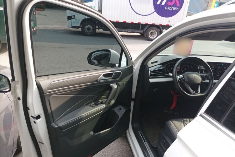 Used Volkswagen Tiguan L 2023 330TSI Automatic Two-Wheel Drive R-Line Enjoyment Edition Driver Seat