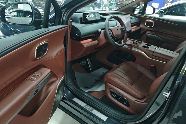 Used Hyptec HL 2025 700 Ultra Six-Seater All-Wheel-Drive LiDAR Version
