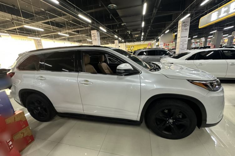 Used Toyota Highlander 2018 2.0T Four-Wheel Drive Knight Edition 7 Seats China VI Standard Exterior 4