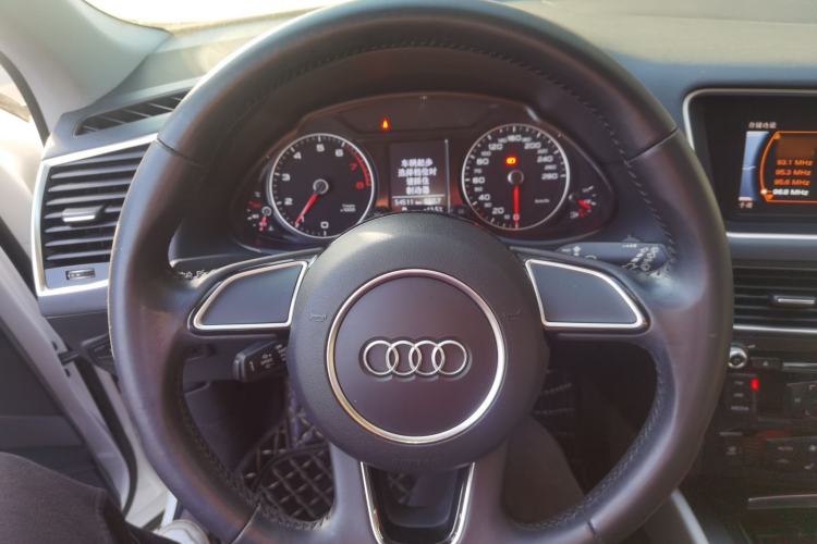 Used Audi Q5 2017 40 TFSI Ambition Edition Steering Wheel