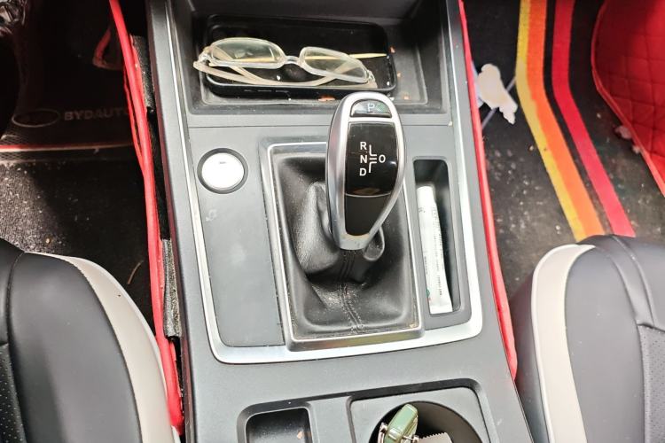 Used BYD Qin Pro 2019 Super Edition 1.5TI Automatic Smart Connect FENGSHANG Model China VI Standard