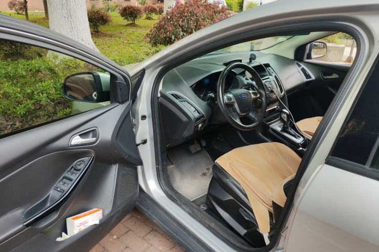 Used Ford Focus 2012 Sedan 1.6L Automatic Fashion Edition