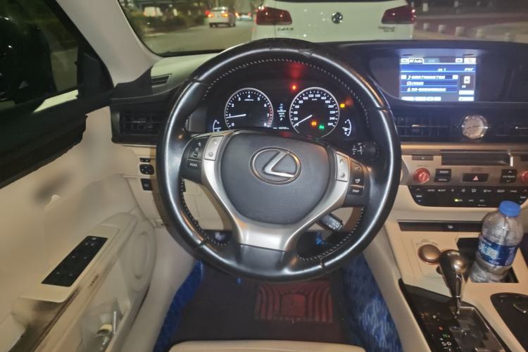 Used Lexus ES 2013 250 Mark Levinson Limited Edition
