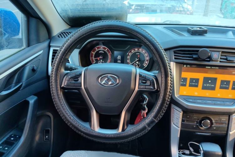 Used SAIC MAXUS T60 2017 2.0T Gasoline Automatic Two-Wheel Drive High-Ride Comfort-Grade Standard Cabin
