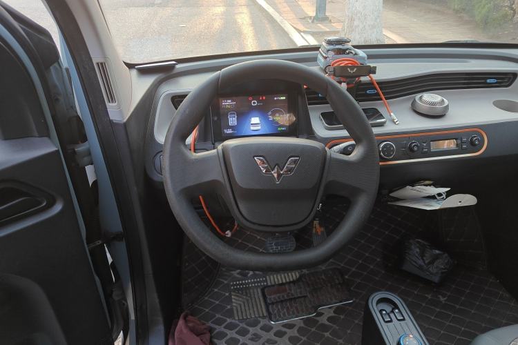 Used Wuling Hongguang MINIEV 2020 Enjoyment Model Lithium Iron Phosphate Steering Wheel