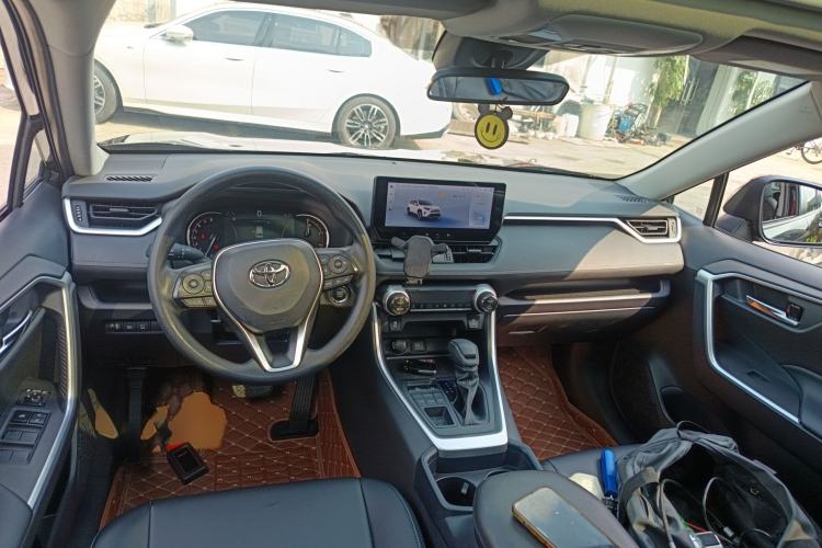 Used Toyota RAV4 2023 2.0L CVT 4x4 Adventure Edition Center Console